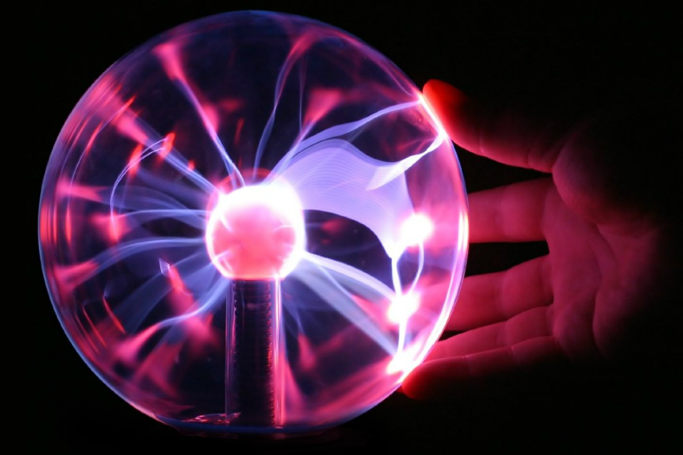 Plasma lamp