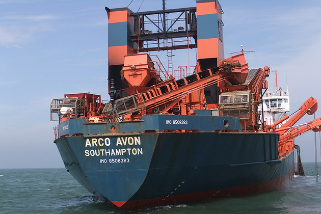 The dredger Arco Avon