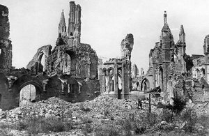 Picture of a destroyed Ypres market square
