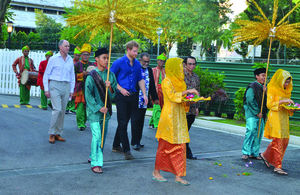 HRH Prince Harry joins in an Iftar with young Singaporeans