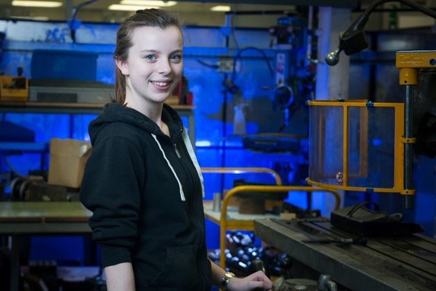 Verity, a second year Mechanical Engineering Apprentice at Dstl.