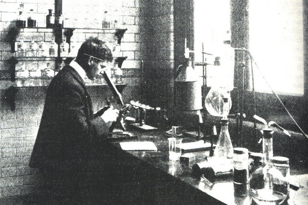 Government Chemist at work in 1902