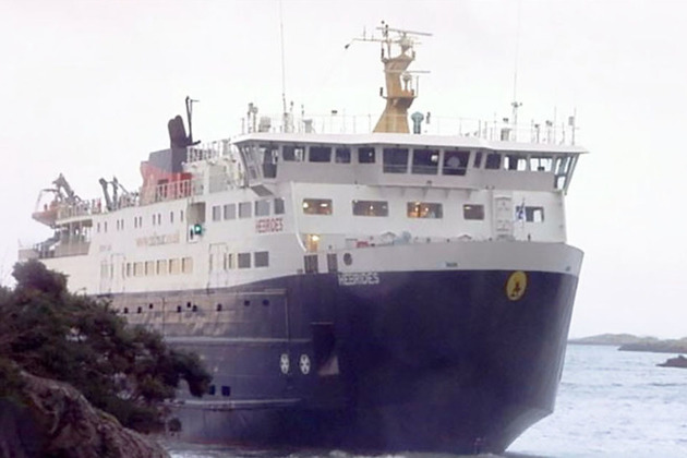 Hebrides aground (photo: Scottish TV News)