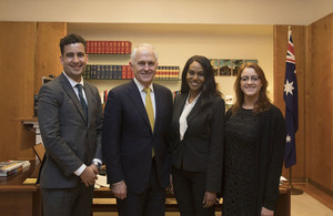 PM Turnbull with the 2017 Chevening scholars