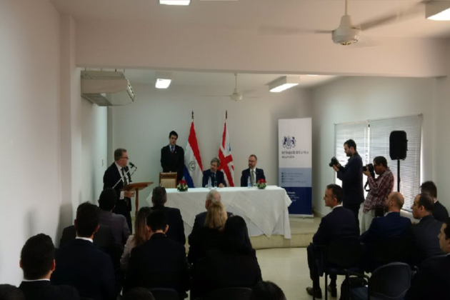 David Mundell delivers his keynote speech at the Paraguayan Ministry of Foreign Affairs' Diplomatic Academy.
