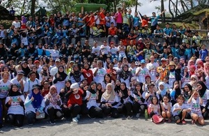 All the volunteers at the Commonwealth Big Lunch: Beach Cleanup and Tree Planting