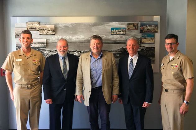 General Sir Chris Deverell, Commander JFC (centre) at United States Space and Naval Warfare Systems Command (SPAWAR).