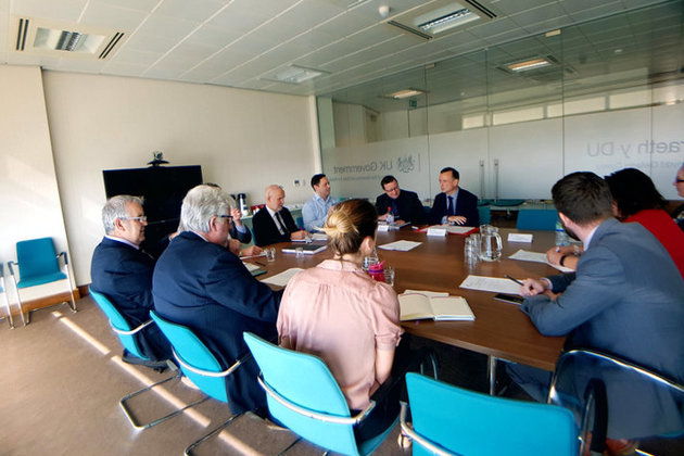 Welsh Secretary Alun Cairns chairs meeting with business and industry leaders in Wales