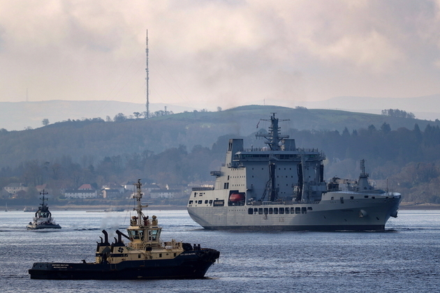 RFA Tidespring on the Clyde arriving at HMNB Clyde. Crown copyright.