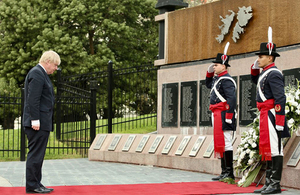FS Boris Johnson at the Falklands Memorial in Buenos Aires.