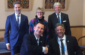 Secretary Hunt meets with Argentine Minister Rubinstein