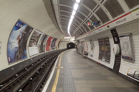 Image of the westbound platform at Notting Hill Gate station