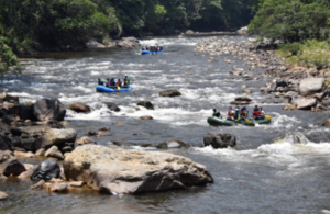 Former FARC combatants leading rafting expeditions with an eco-tourist project and the Colombian Mission to the UN as part of their reintegration process. (UN Photo)
