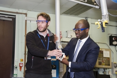 Science Minister tries out remote handling technology at JET