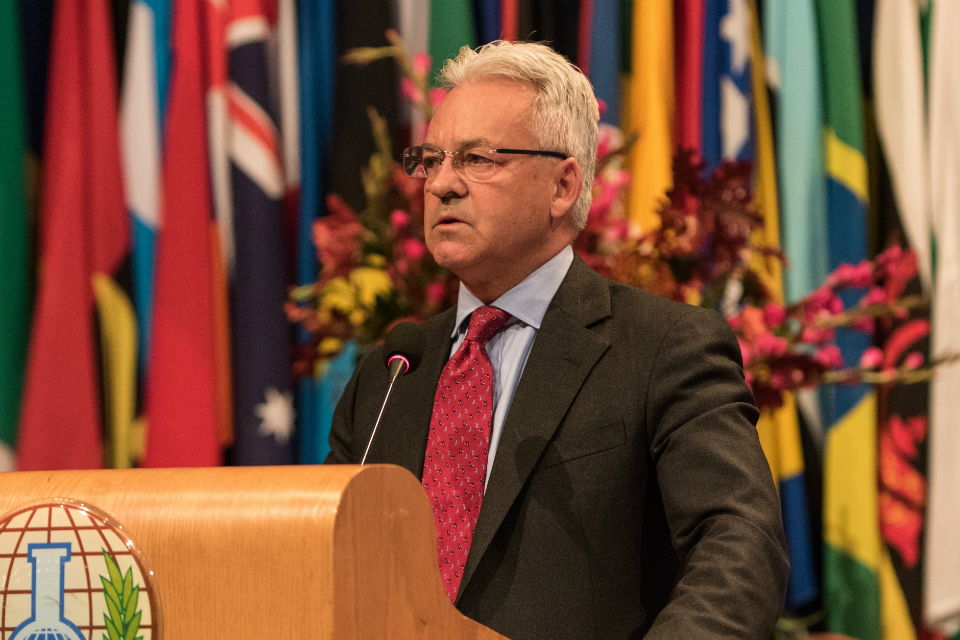 Sir Alan Duncan doing a speech