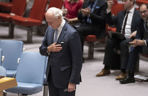 Staffan de Mistura, UN Special Envoy for Syria, expresses gratitude as he receives applause in the Security Council Chamber. It is officially the last time Staffan de Mistura briefs the Security Council as UN Special Envoy for Syria. (UN Photo)
