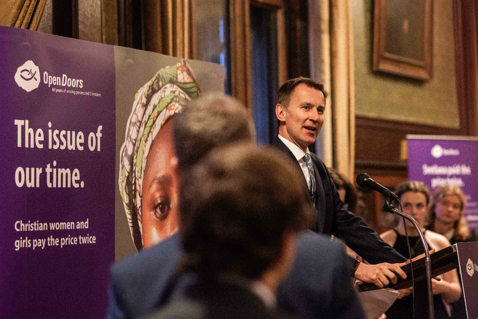 Landscape of Jeremy Hunt doing a speech