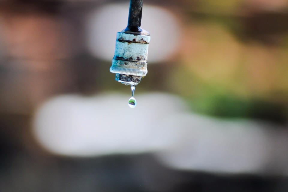 single water droplet 