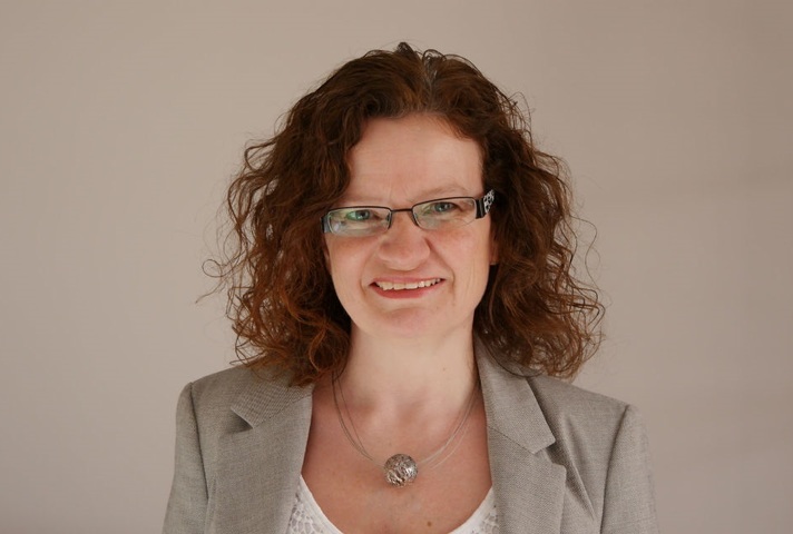 Dr Gillian Tully