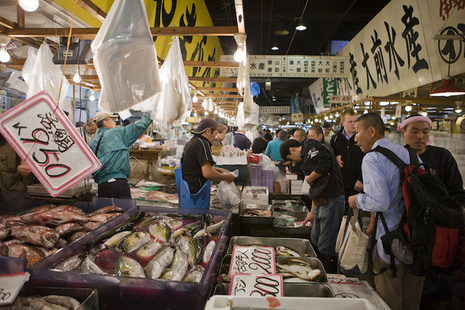 Crowd in front of fishmonger stalls