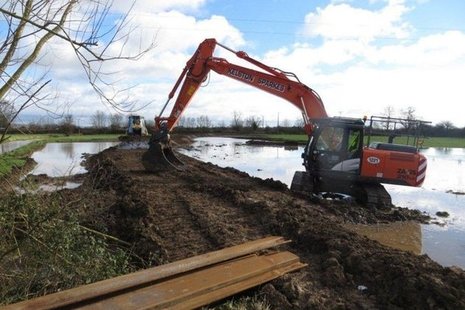 Flood recovery diggaer