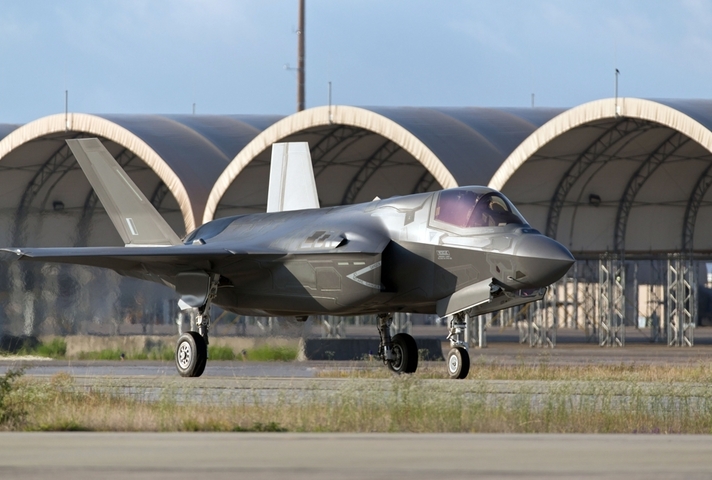 A United Kingdom F-35B Lightning II taxiing at Eglin Air Force Base, Florida, USA. MOD Crown Copyright.