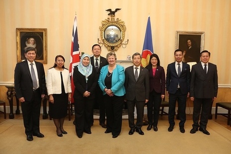 Minister Wheeler with senior diplomats in London from ASEAN countries
