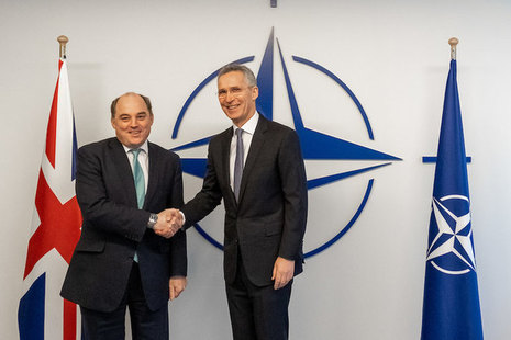 Defence Secretary Ben Wallace (l) and NATO Secretary General Jens Stoltenberg (r)