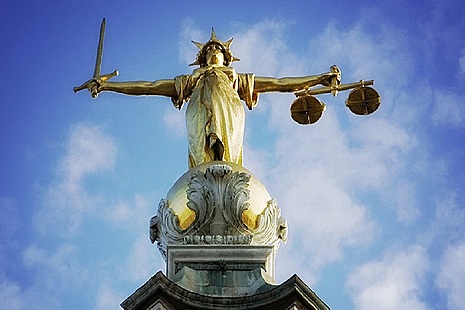 Golden Lady Justice statue on top of the the Old Bailey