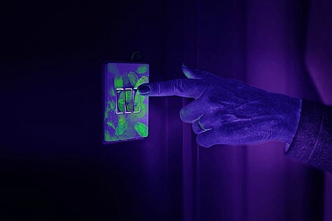 Lightswitch with UV