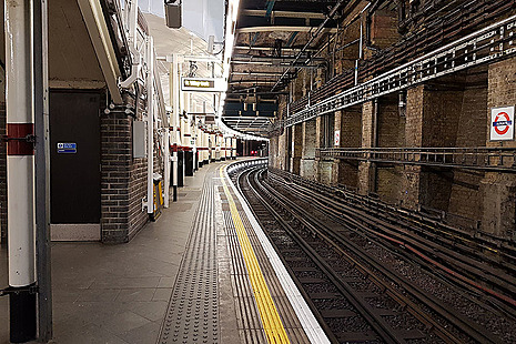 Empty platform Aldgate Tube station