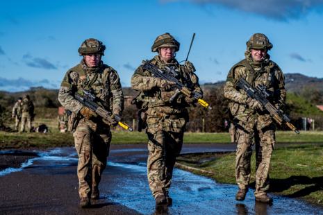 Soldiers from 4 Scots