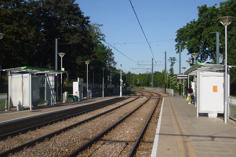 Gravel Hill tram stop (photograph by Sunil060902, distributed under a CC-BY-SA 3.0 license.)