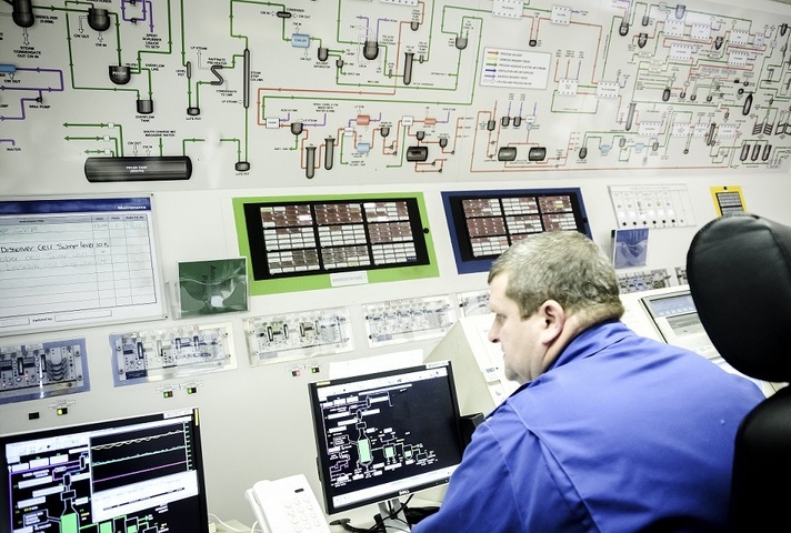 Sellafield worker in the Magnox reprocessing facility's control room