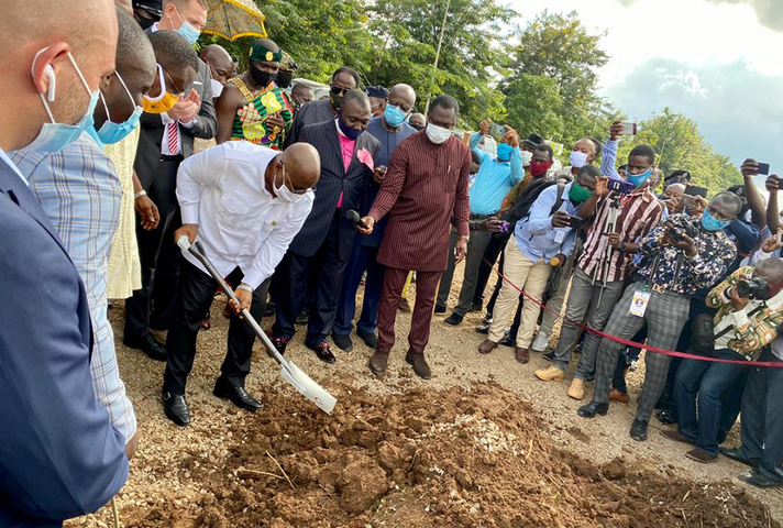 Sod cutting as UK government provides over £140 million of support for exports to Ghana