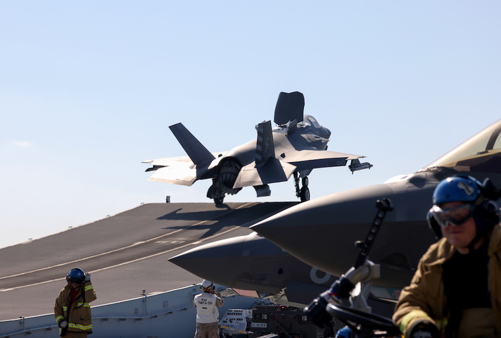 Planes with pilots