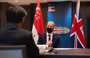 Foreign Secretary visits Singapore to strengthen bilateral climate and tech ties and announce science collaboration