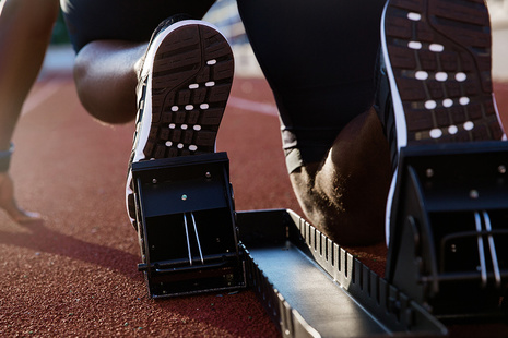 Athlete's feet in starting blocks