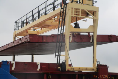 Suspended hatch cover on board general cargo vessel Cimbris