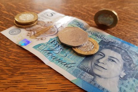 Image of £9.50, the incoming National Living Wage rate.