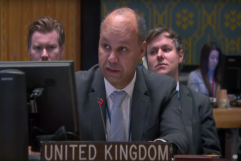 Посол Великобритании Джеймс Кариуки выступает в Совете Безопасности ООН