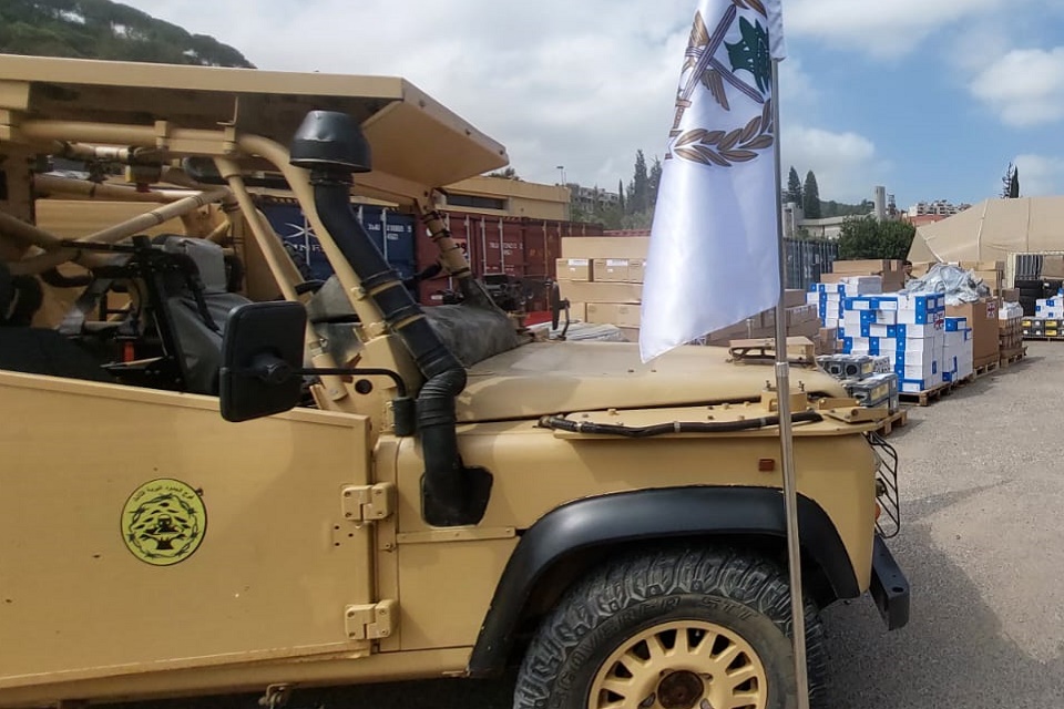 Великобритания пожертвовала запасные части Land Rover на сумму более 400 тысяч фунтов стерлингов вооруженным силам Ливана.