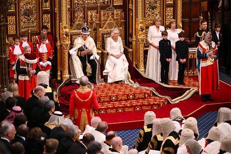 Король и королева в Палате лордов