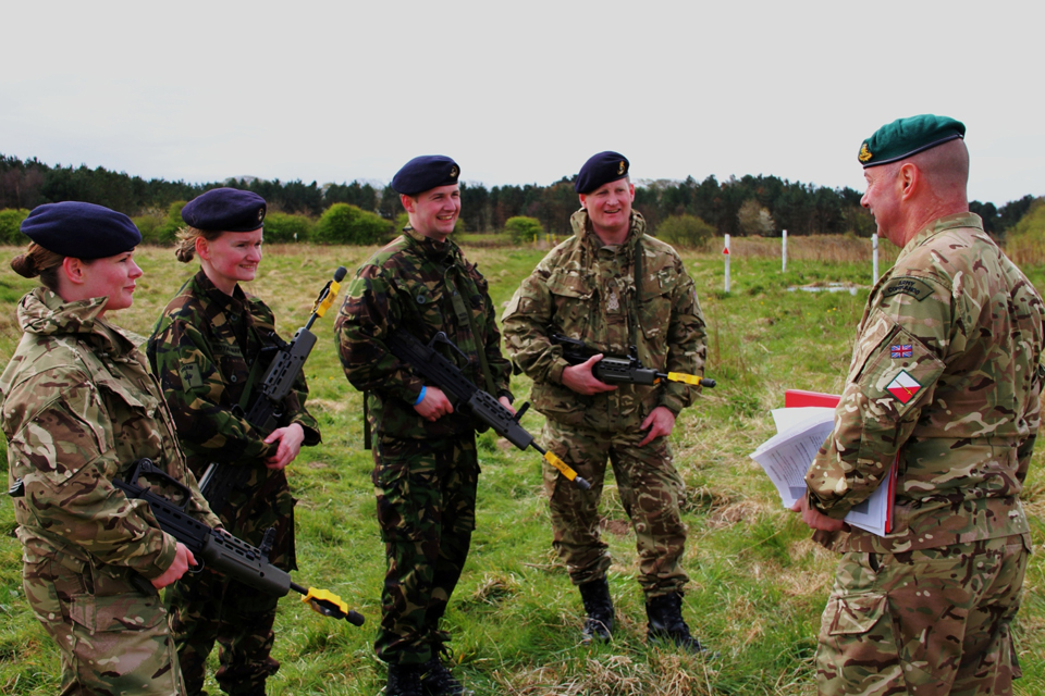 Reservist competitors are briefed