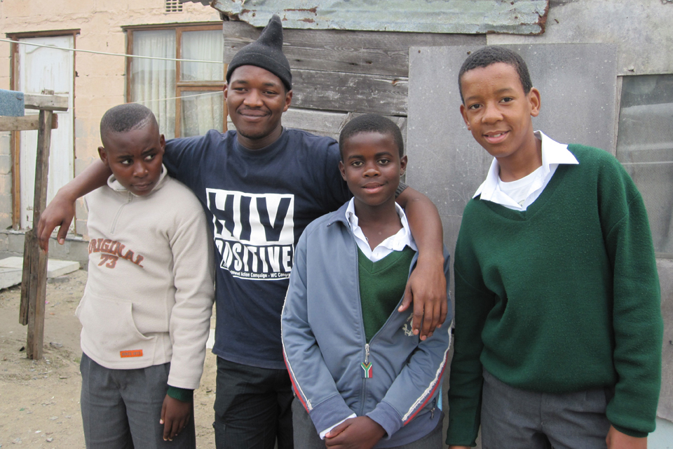 Malwande, a TAC volunteer like Jack, educates young people on HIV. Picture: Matthew Hoople/DFID