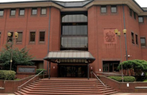 Photo showing the outside of Birmingham Crown Court building