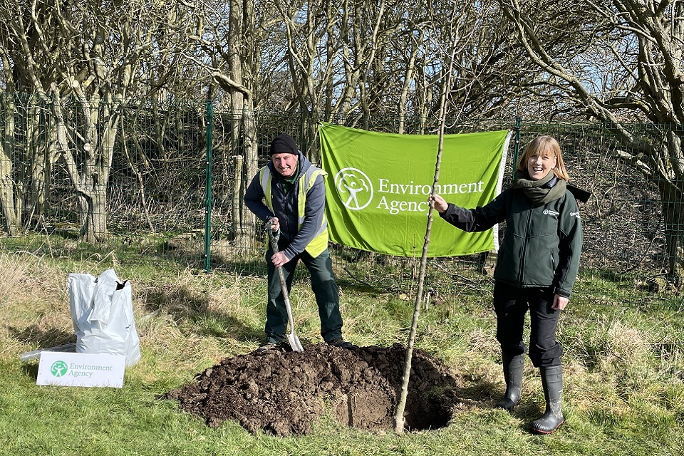 Images shows Swinbourne horticultural services representative with Kirsty Hardwood, the EA project manager