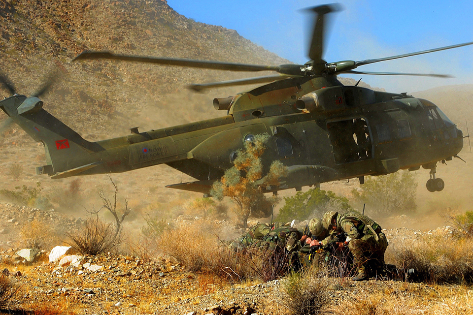 A Merlin helicopter inserts Royal Marines into the Mojave Desert