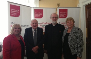 Vice Chancellor, Julie Lydon, Rt Hon Lord Morris, Rt Hon Lord Williams and Baroness Randerson.
