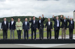 G8 leaders family photo